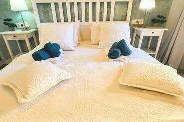 ツーリストアパートメント Harmony Apartments