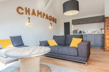 Apartaments turístics Suite Champagnecity Centereasy Parkingclim