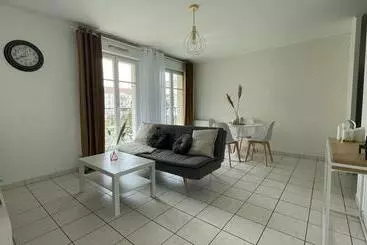 ツーリストアパートメント Apartment 1 Bedroomed With Balcony 10min From Disneyland Paris