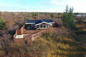 Жильё для туристов Bakkakot Lake Side Lodge