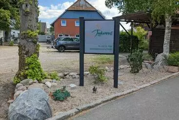 ツーリストアパートメント Taubennest