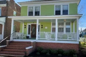 ツーリストアパートメント Key Lime Cottage Steps From Cape Charles Beach