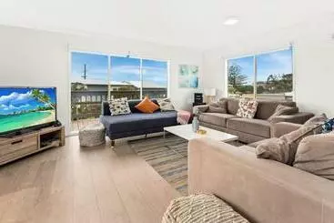 ツーリストアパートメント Laquitaine