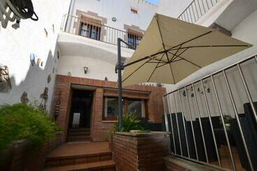 관광객 아파트 Luxury House 8 Persons Front The Beach Blanes Costa Brava