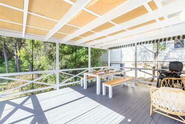 Жильё для туристов Tanilba 23 Flannel Flower Fairway Meaning White Flower