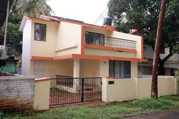 Tourist flats Toms Villa Along National Highway Thrissur At Nadathara