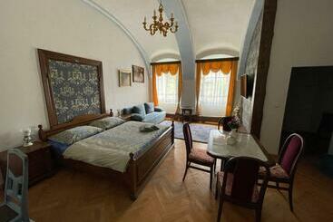 Apartamenty turystyczne Apartmán Sunny Adam Na Zámku