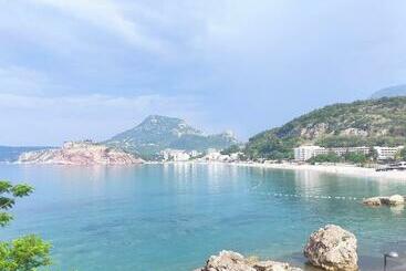 Appartamenti turistici Acacia Apartmani Sutomore