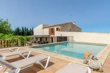 Appartamenti turistici Yourhouse Son Morey, Villa With Private Pool, Family Friendly
