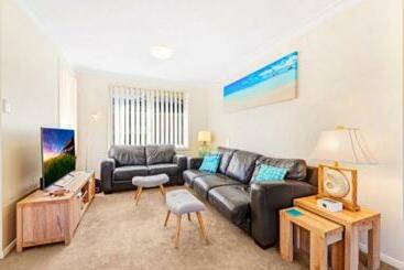 Turistihuoneistot Oasis   Family Friendly Umina Beach