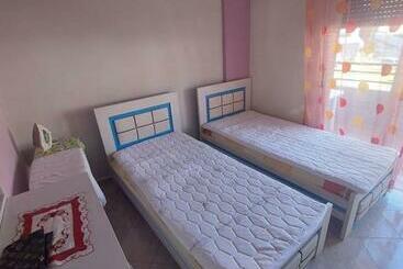 ツーリストアパートメント Skerdi S Apartament