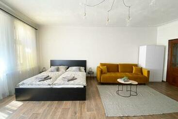 Apartamenty turystyczne Kovarik Apartments I