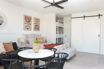 Turistihuoneistot Sailfish Studio   Beachside Private Access Granny Flat By Uholiday