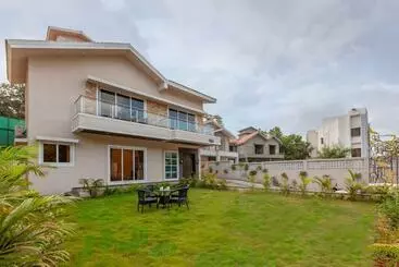 Turista apartmanok Stayvista S Lazy Daze With Pool And Mountain Views