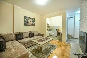 آپارتمان‌های توریست‌ها Apartman Centar 2