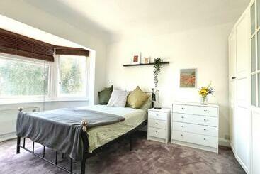 شقق خاصة سياحية No2326 Tree Hole