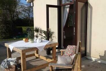 Apartamentos turísticos Yellow Heights Country House