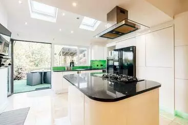 Apartaments turístics Luxury Unique Townhouse With Hottub & Pizza Oven