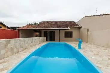 ツーリストアパートメント Casa Até 13 Pessoas, Praia De Gaivotas, Itanhaém, Piscina,300mb Wifi, Churrasqueira