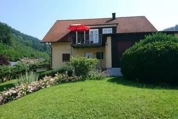 ツーリストアパートメント Ferienwohnung Lahr Im Schwarzwald ,120 Qm, Sehr Ruhig, Nahe Europa Park Rust