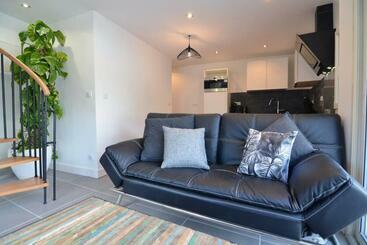 شقق خاصة سياحية Luis Mariano Duplex Apartment   2 Bedrooms   Lac Mouriscot & Les Docks