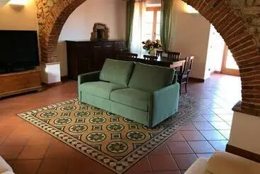 ツーリストアパートメント Villa Marciana Marina