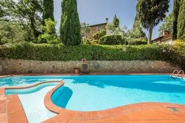 Appartamenti turistici Beautiful Apartment In Montaione With Outdoor Swimming Pool, Wifi And 2 Bedrooms