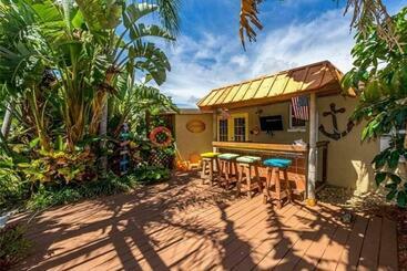 Turist apartmanları Paradise Vacation Home Waterfront With Boat