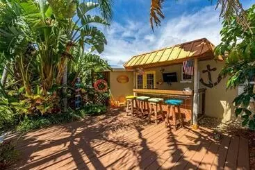 ツーリストアパートメント Paradise Vacation Home Waterfront With Boat