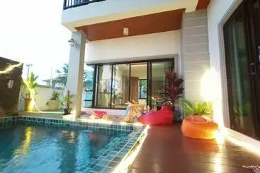Apartamentos turísticos Richly S​ Pool​ Villa​@phitsanulok​