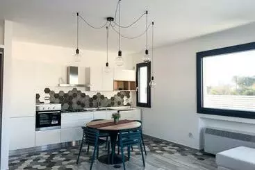 Turist apartmanları Rosalia Homestay Levante Apartment
