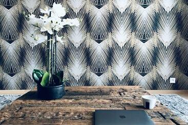 관광객 아파트 5th Element Apartments