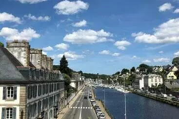 ツーリストアパートメント De Croix