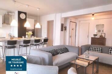 דירות לתיירים Standing, 3 Chambres, Clim Et Garage Priv Proche Panier Et Terrasses Port