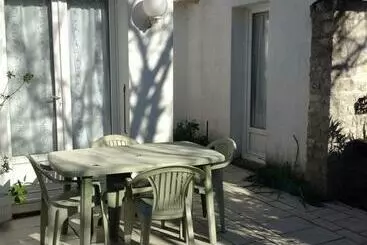 ツーリストアパートメント Maison Charmante A Sainte Marie De Re Avec Terrasse