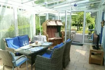 ツーリストアパートメント Villa Venezia Mit Wintergarten   300m Zum Strand