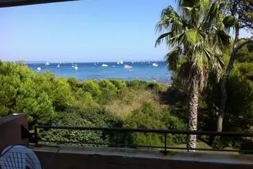 Apartamenty turystyczne T2 Vue Mer 50m De La Plage à Giens