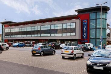 酒店 Travelodge Llanelli Central