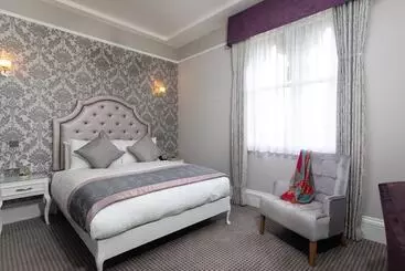 Отель Wroxall Abbey