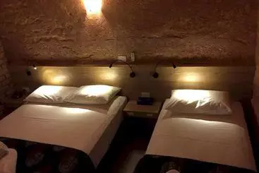 The Lookout Cave Underground Motel