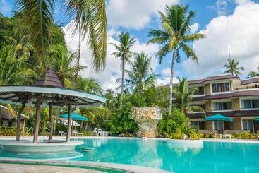 Caluwayan Palm Island Resort