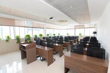 Hotel Hanting Jiudian Jingjiang Renmin Lu