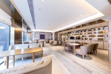 Ji Shanghai Jiuting Avenue