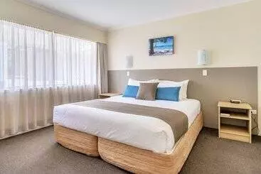 هتل Aloha Apartments