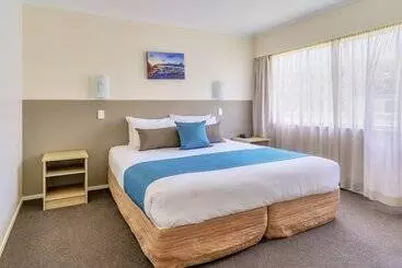 هتل Aloha Apartments