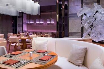 Отель Sheraton Qingdao Licang