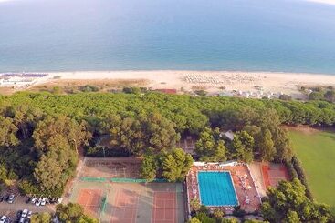 Villaggio Triton Aurum Hotels