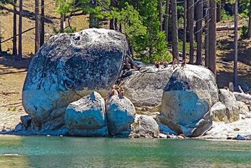 فندق The Lake House