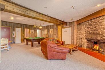 Hotel Skiway Lodge At Thunderhead