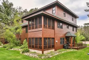 ホテル Chippewa Retreat Den